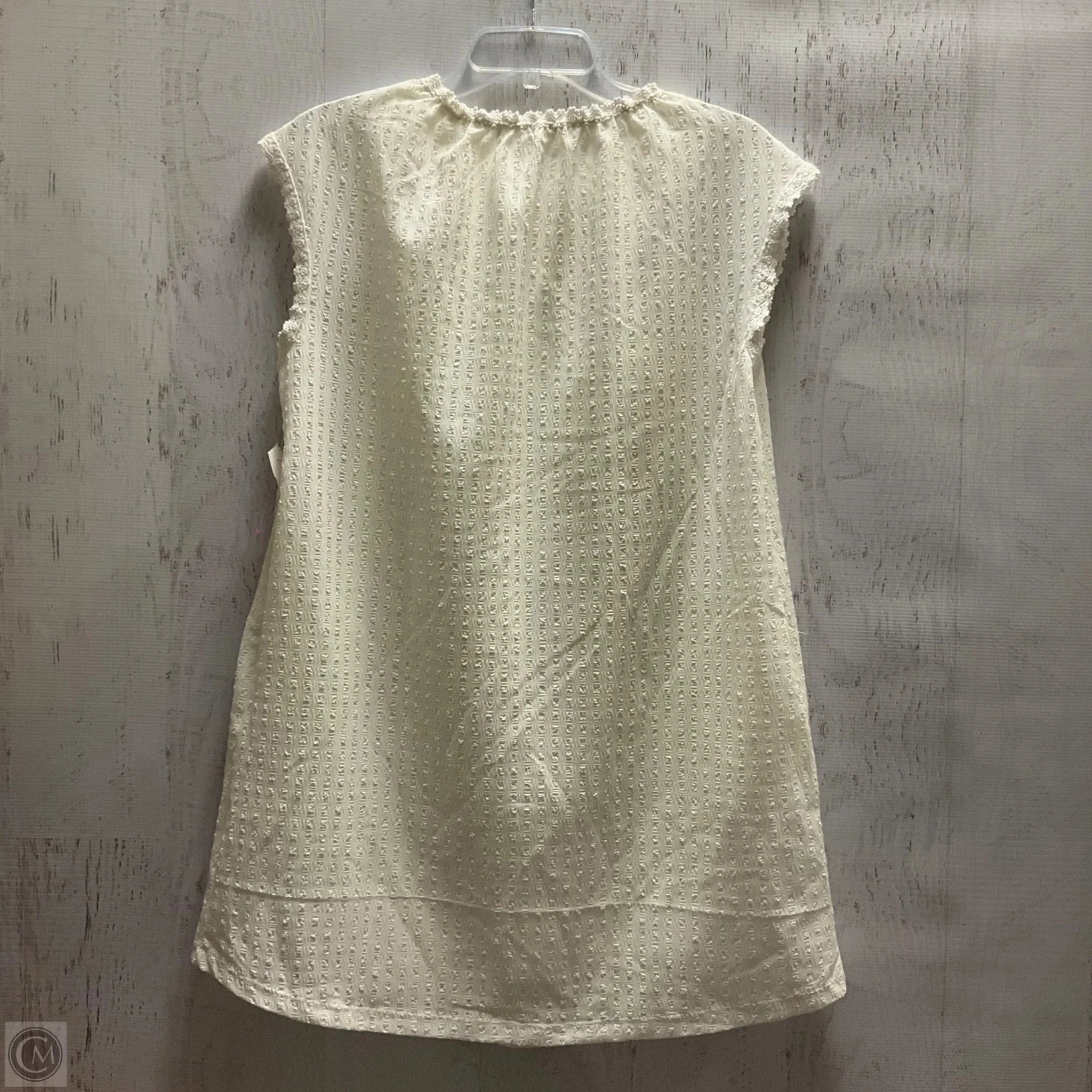 Dress Casual Short By Clothes Mentor In White, Size: M