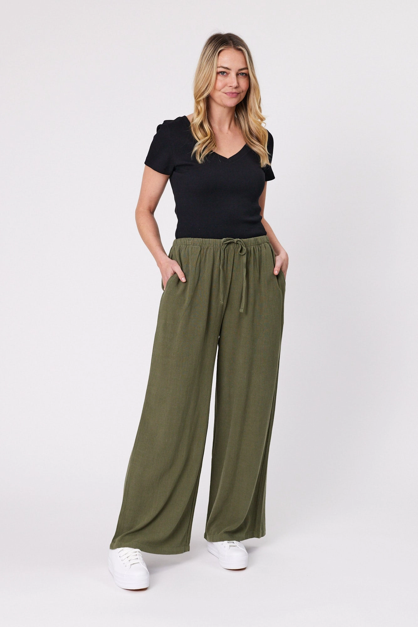 Shine On Essentials Woven Pant Khaki