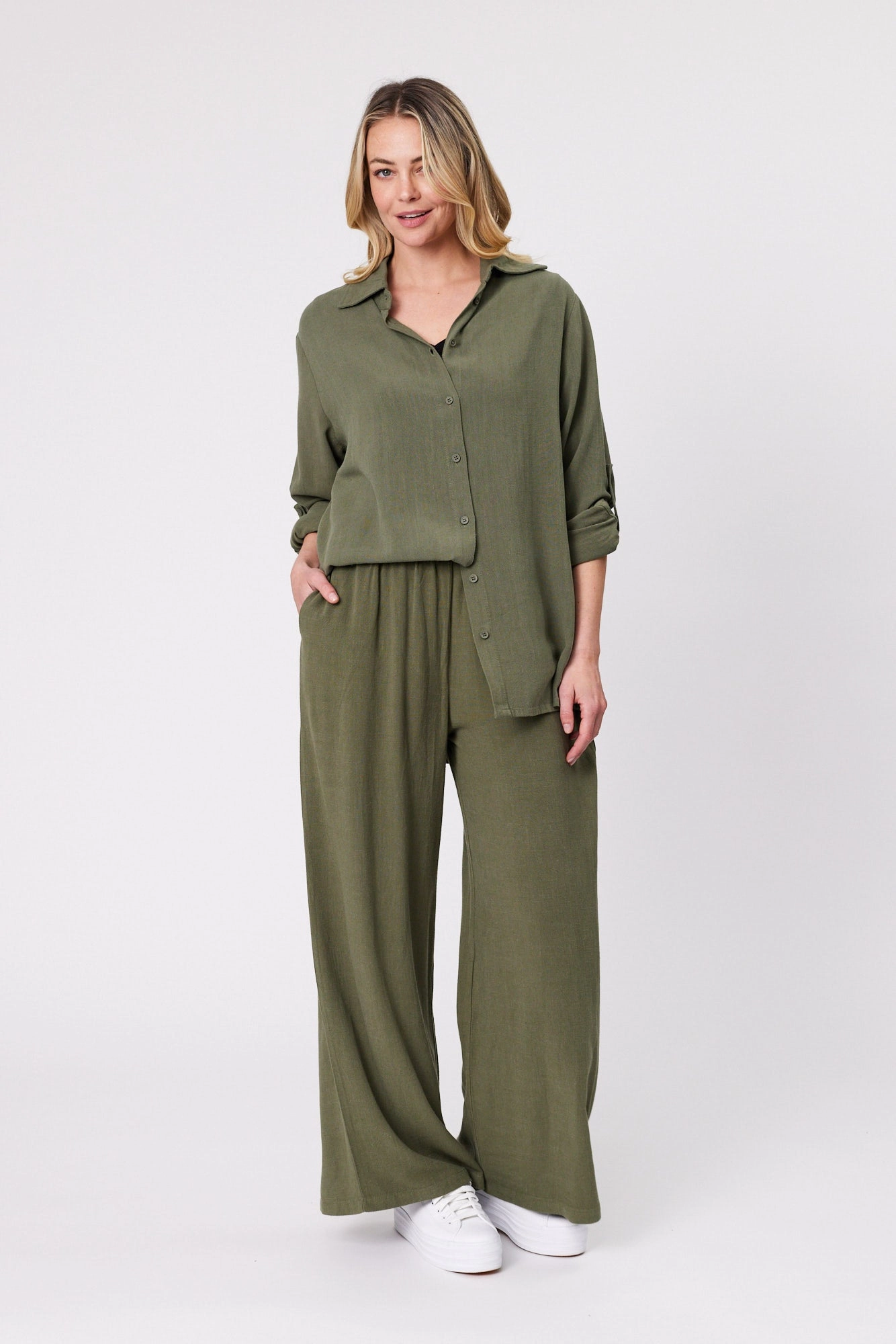 Shine On Essentials Woven Pant Khaki