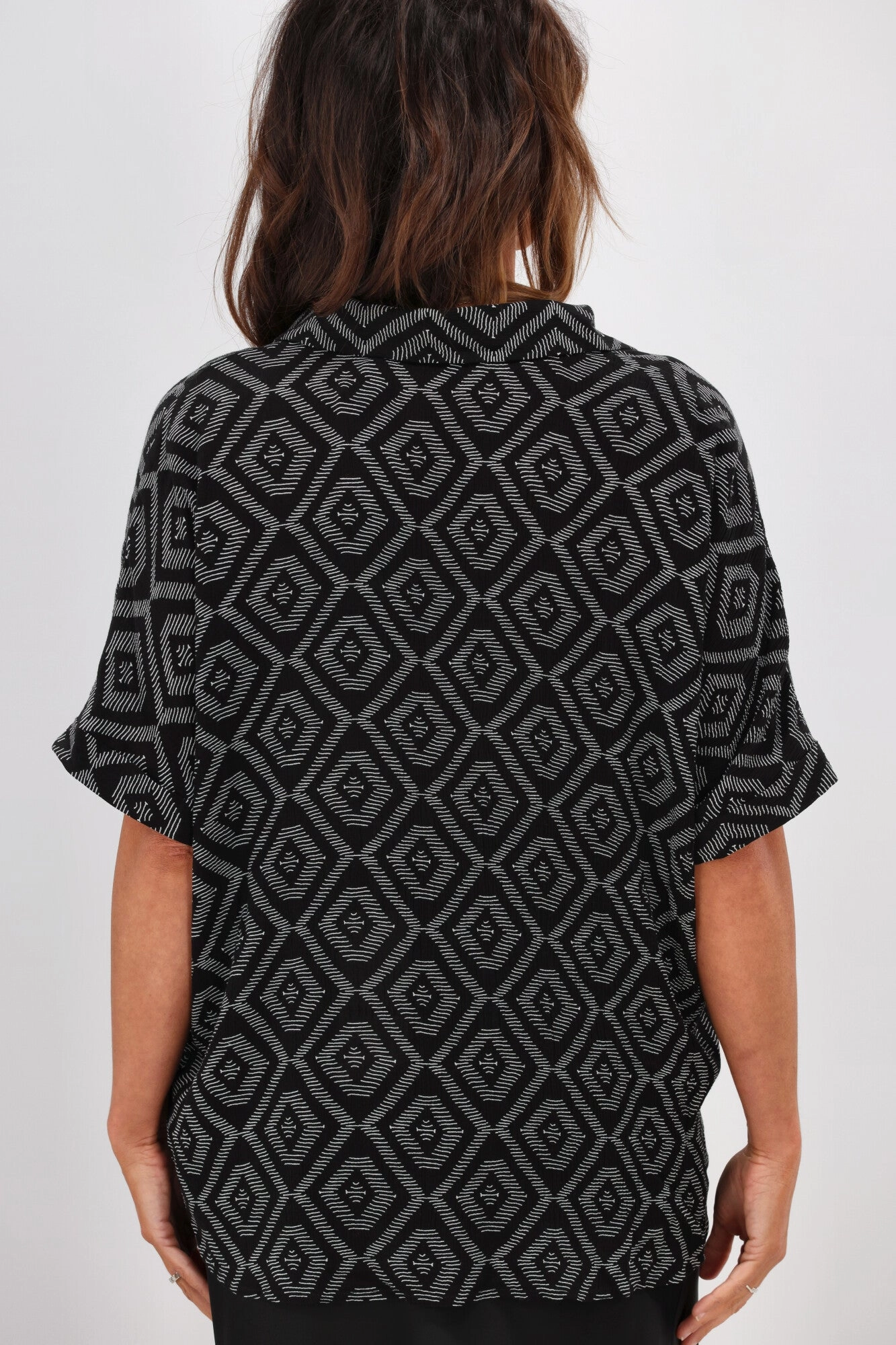 Shine On Label Mina Printed Shirt Black