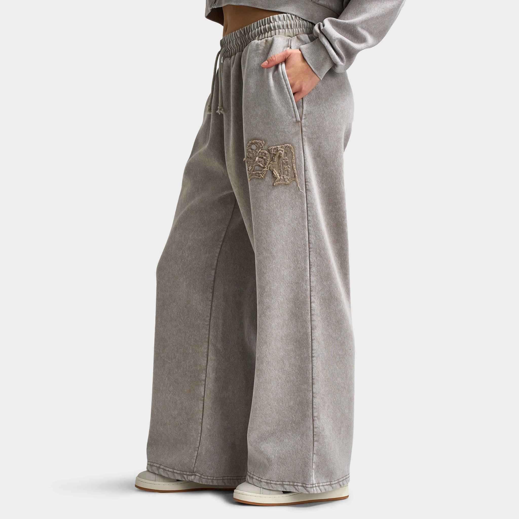 Supply & Demand Women's Bleek Wide Leg Joggers / Beige Acid Wash