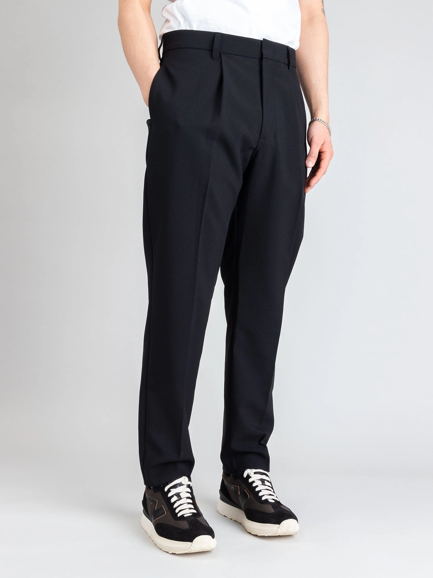 Tropical Suiting Pant in Black