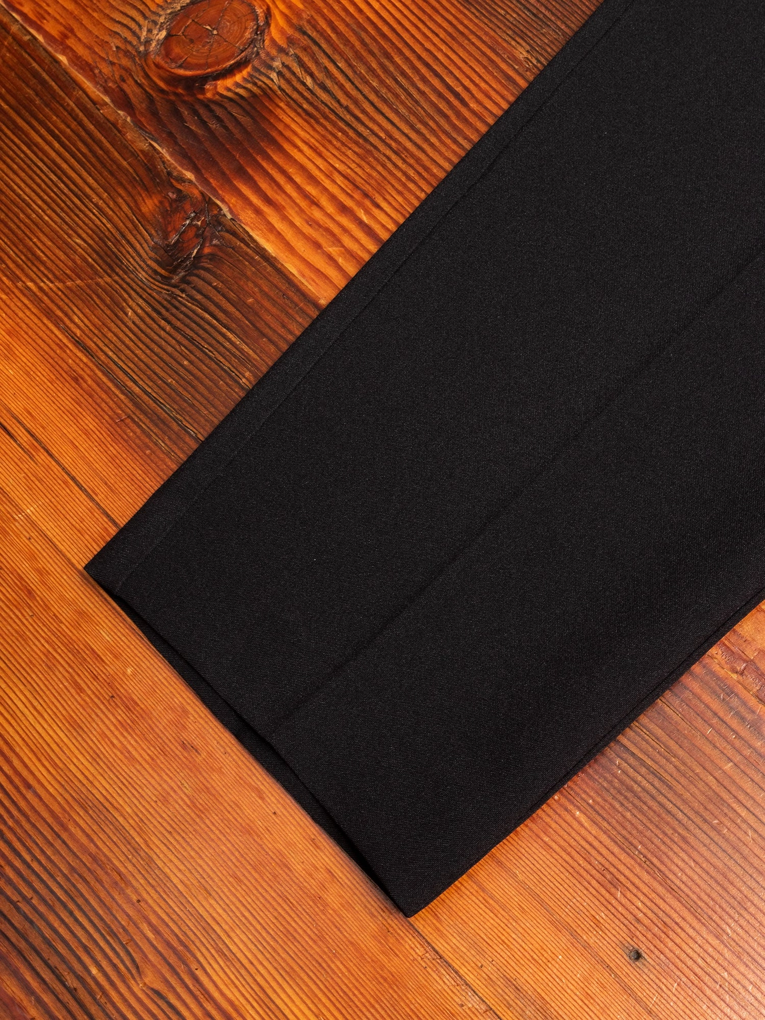 Tropical Suiting Pant in Black