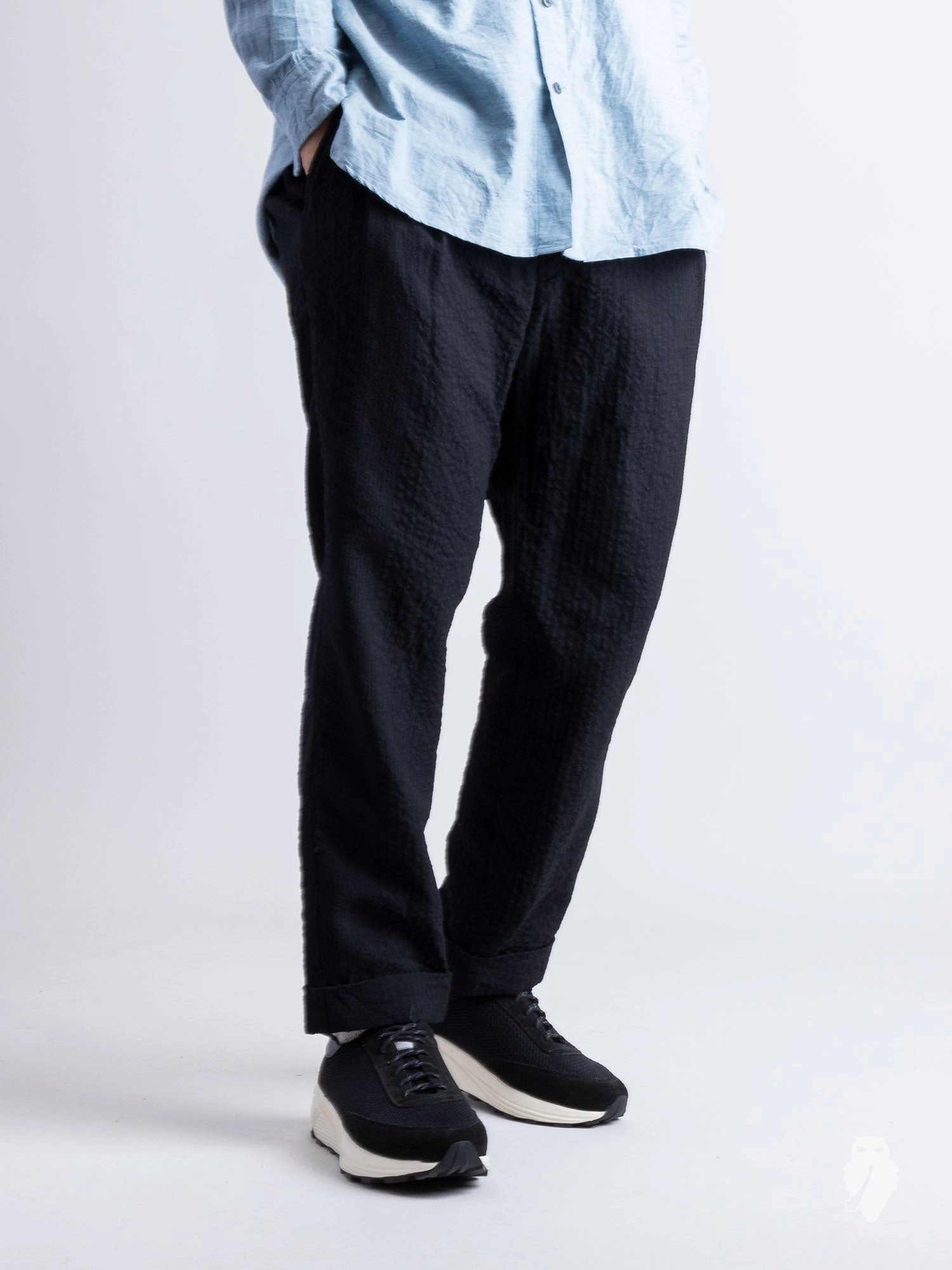 Two Tack Tapered Pants in Black
