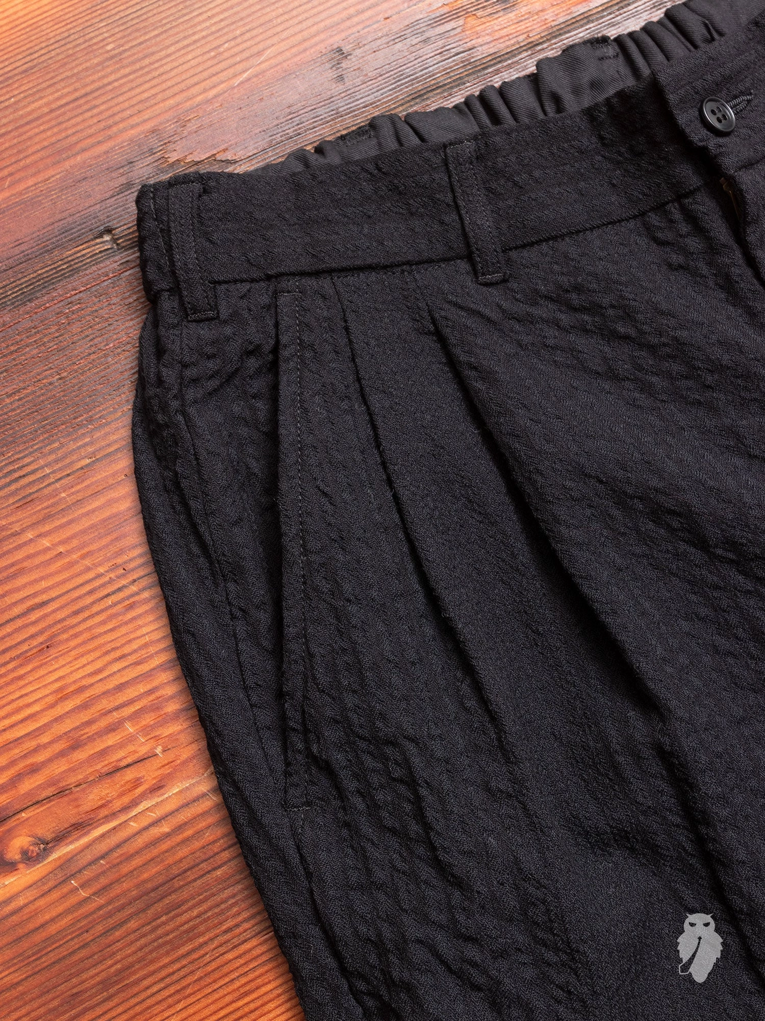 Two Tack Tapered Pants in Black