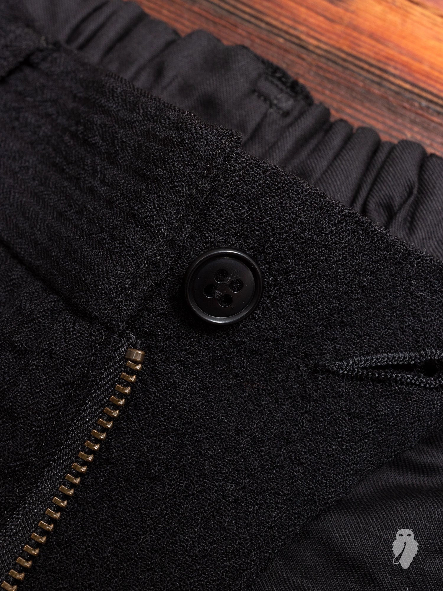 Two Tack Tapered Pants in Black