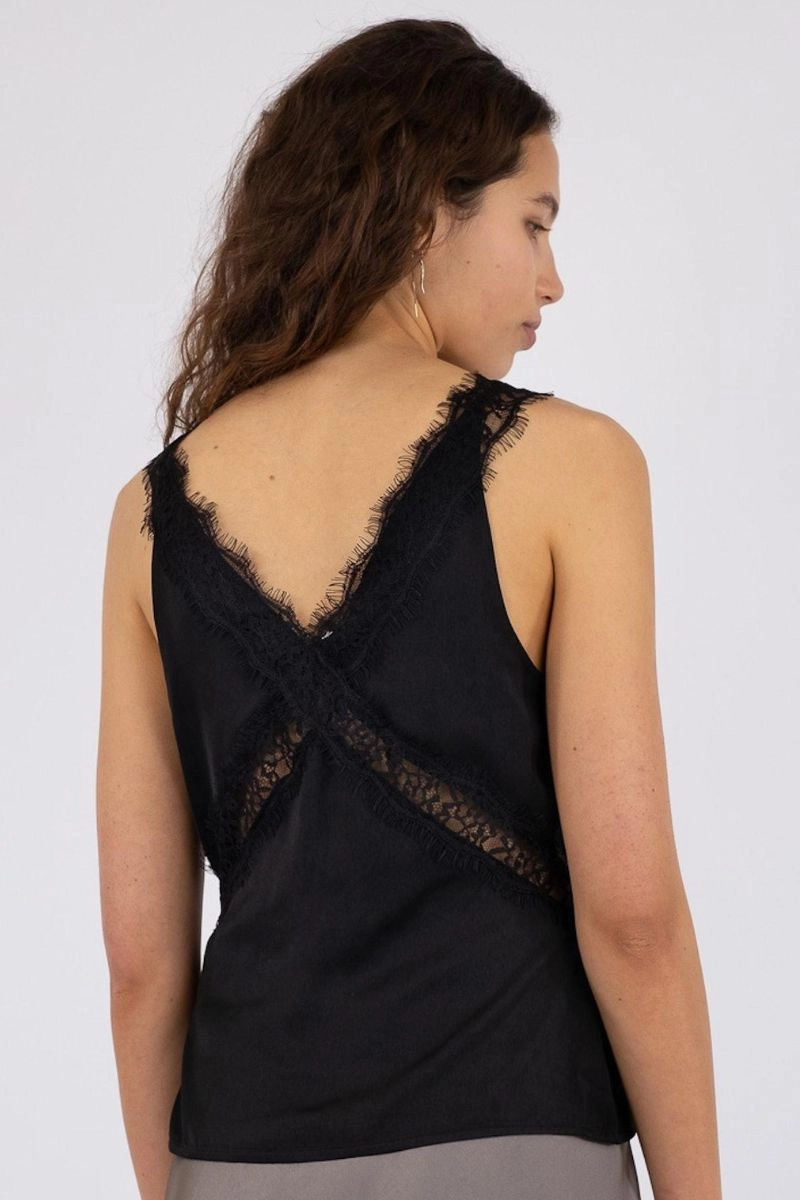 Vixen Lace Top | Black | Top fra Neo Noir